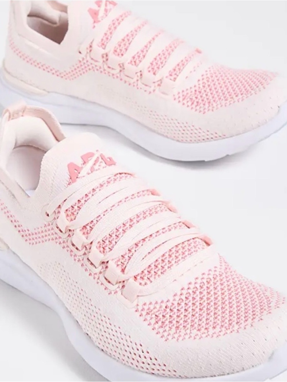APL WOMEN SIZE 7
Techloom Breeze Sneakers Pink and Crème Athletic Shoes